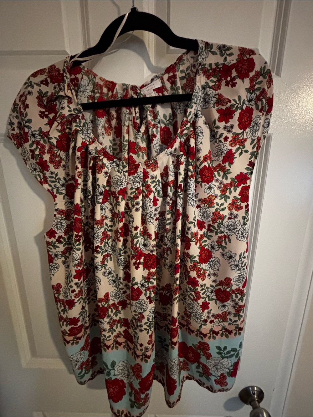 LC Lauren Conrad Cream Floral Cap-Sleeve Blouse with Red Roses